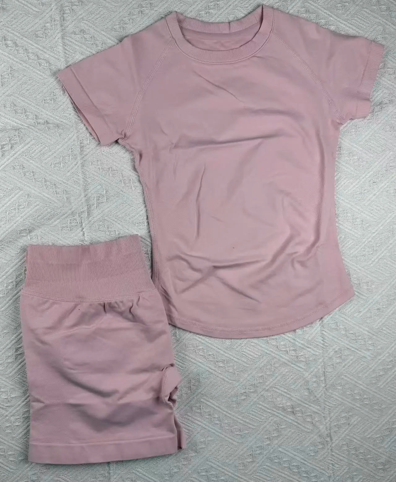 2 pieces of DFYZHE Impact sports set short sleeved seamless yoga top fitness set fitness running shorts sports set