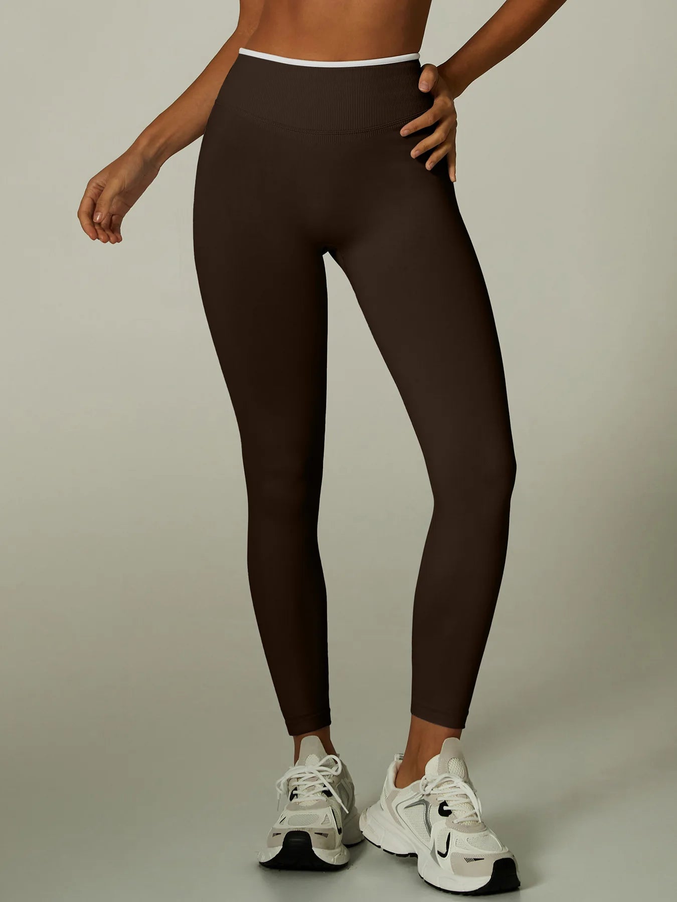 Popular Seamless Color Contrast Women's Yoga Clothes Backless Tight Classic Set Sports Fitness Fashion Clothes Comfortable