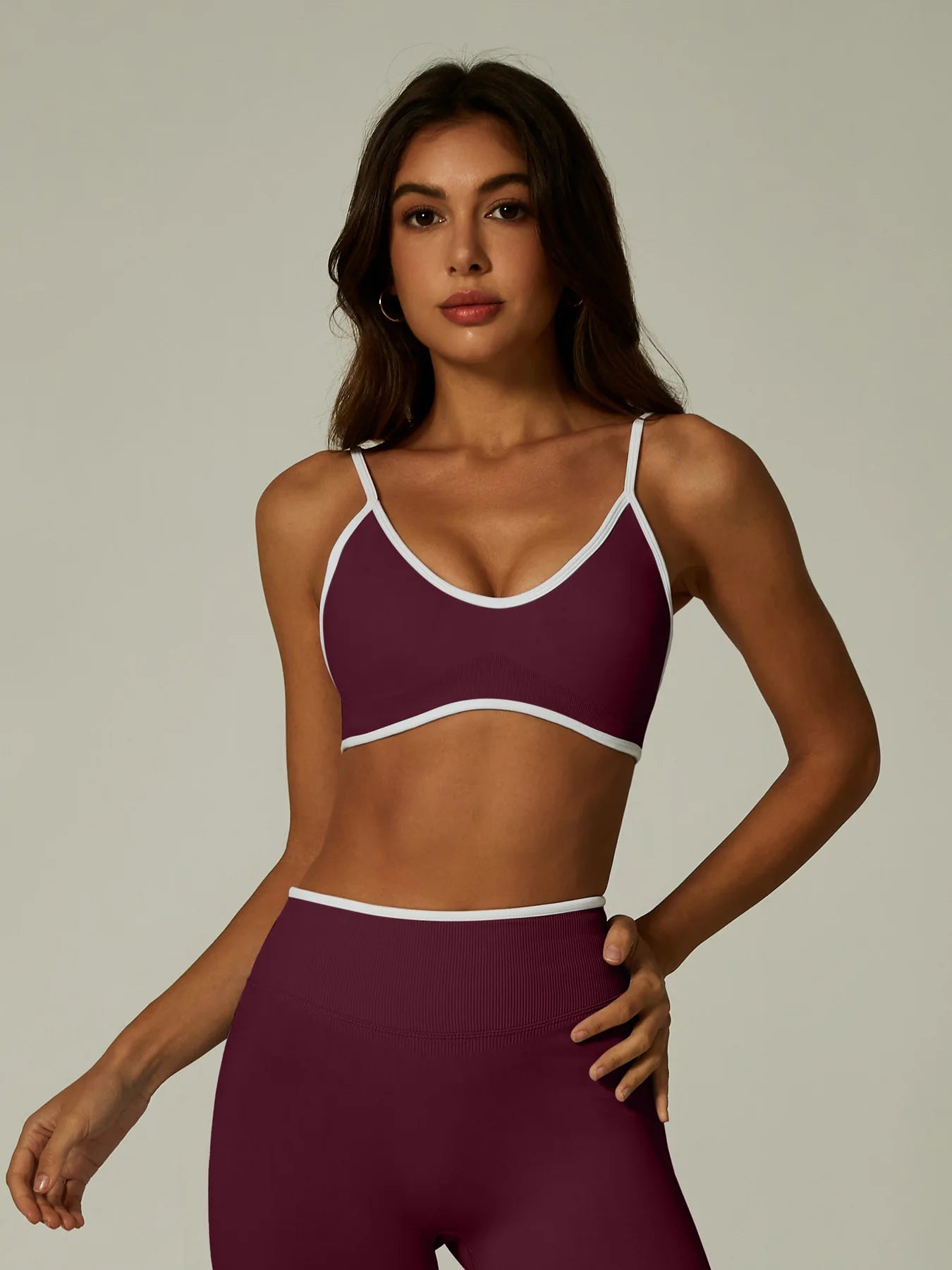 Popular Seamless Color Contrast Women's Yoga Clothes Backless Tight Classic Set Sports Fitness Fashion Clothes Comfortable