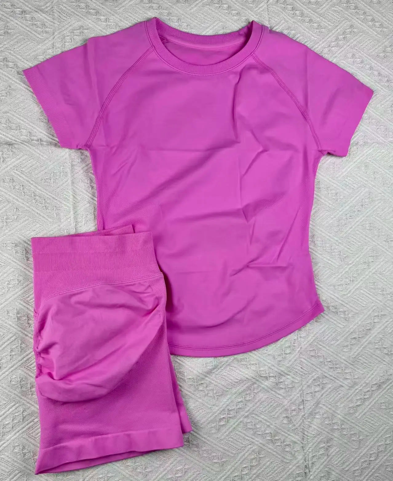 2 pieces of DFYZHE Impact sports set short sleeved seamless yoga top fitness set fitness running shorts sports set