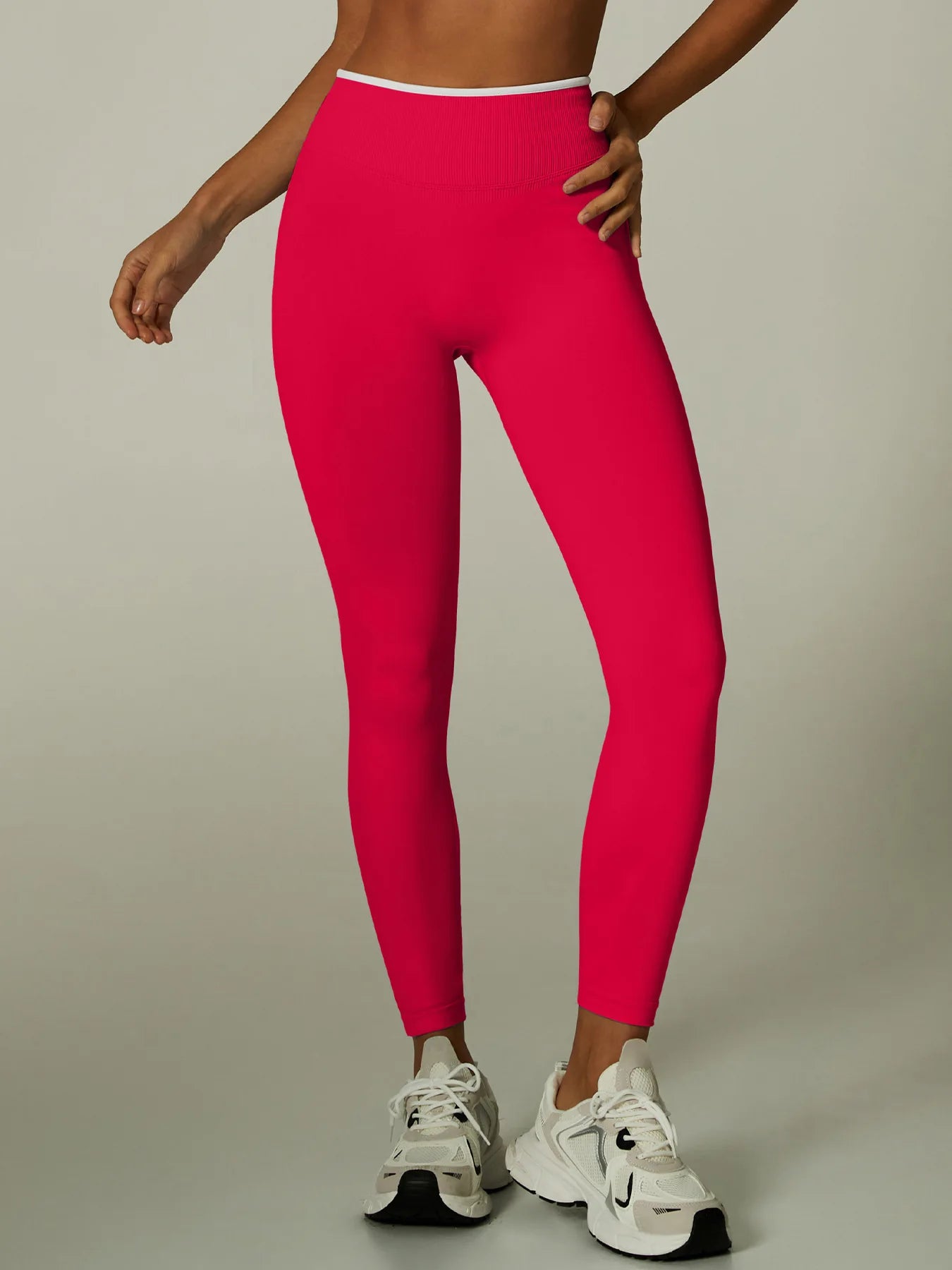 Popular Seamless Color Contrast Women's Yoga Clothes Backless Tight Classic Set Sports Fitness Fashion Clothes Comfortable