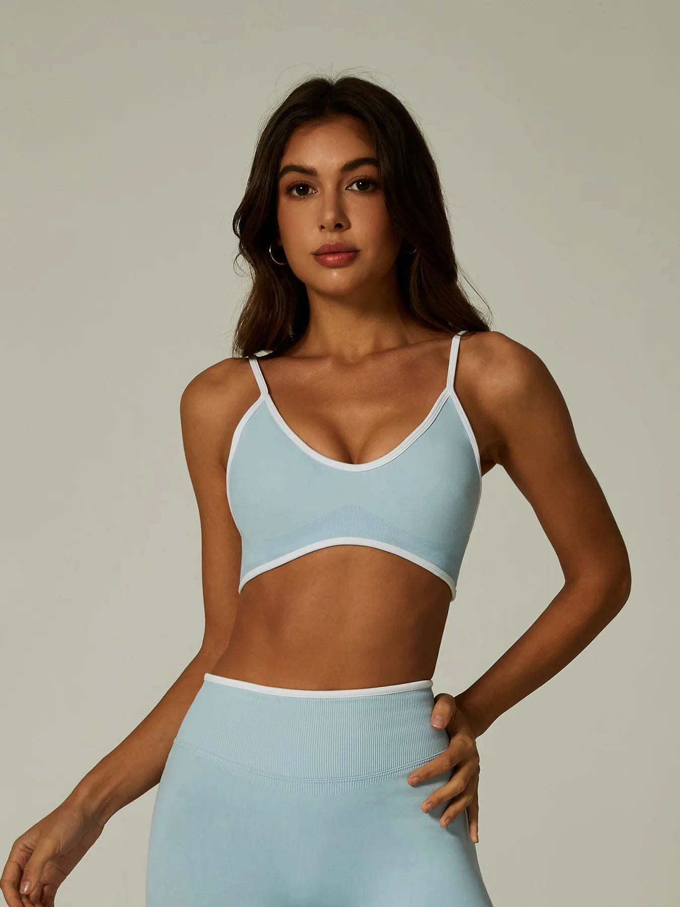 Popular Seamless Color Contrast Women's Yoga Clothes Backless Tight Classic Set Sports Fitness Fashion Clothes Comfortable